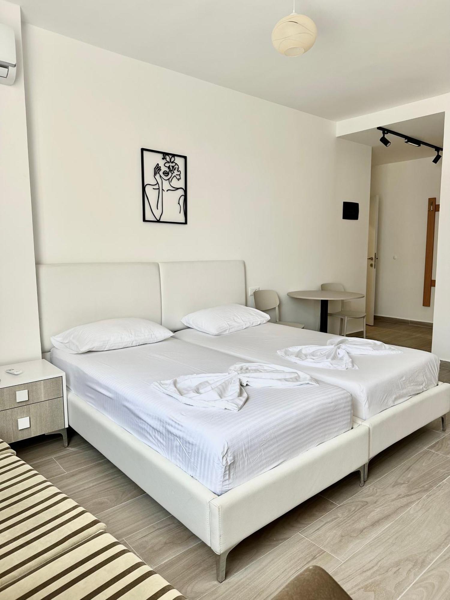 Al Mare Rooms Sarandë 外观 照片